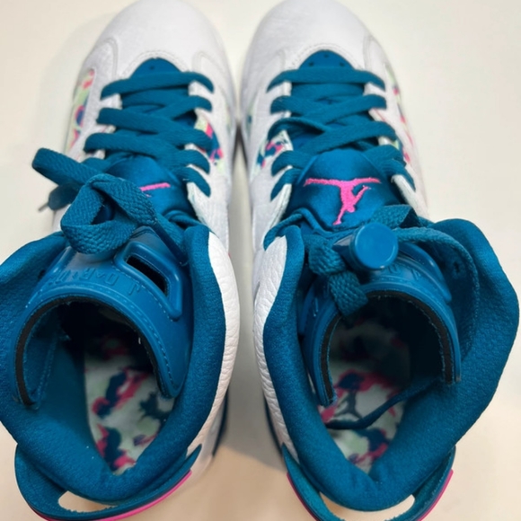 Air Jordan 6 Retro Green Abyss Size 6Y - Picture 4 of 4